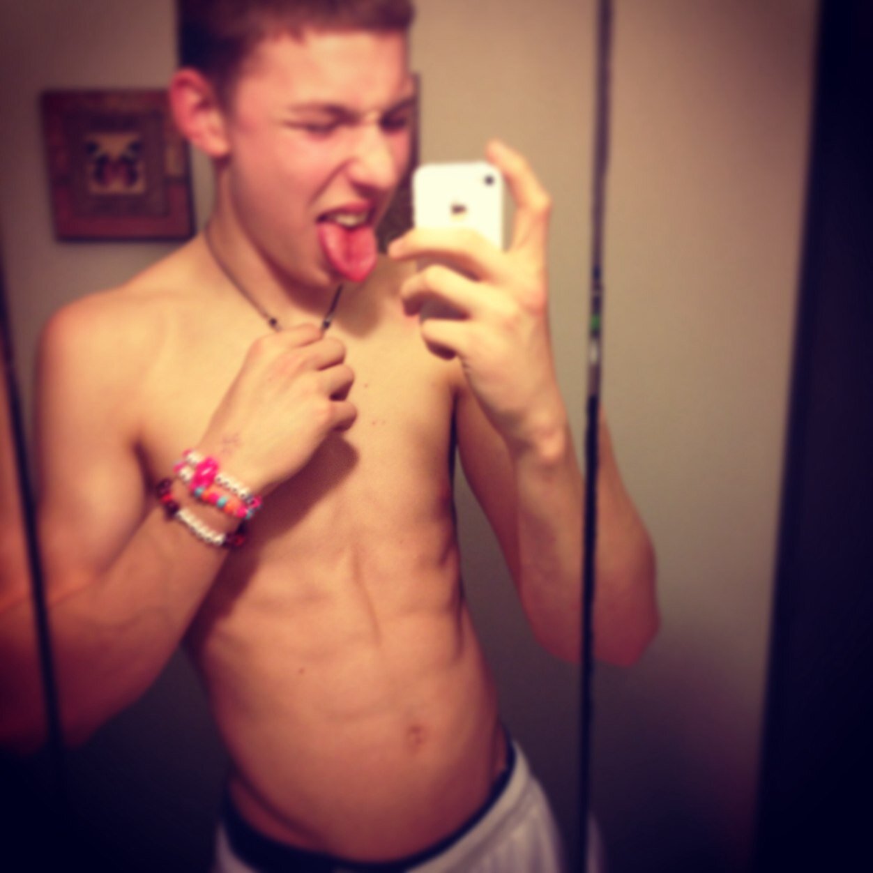 My names Drayke. Im 16 and always laughing and joking. Basketball is my life! Stay strong! :3