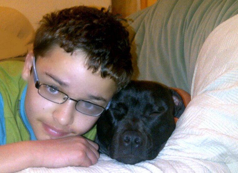 Tyler is an amazing teenager who has a brain tumour , he is now raising funds to send gift boxes to Chi/Worthing children ,who are seriously ill in hospital.