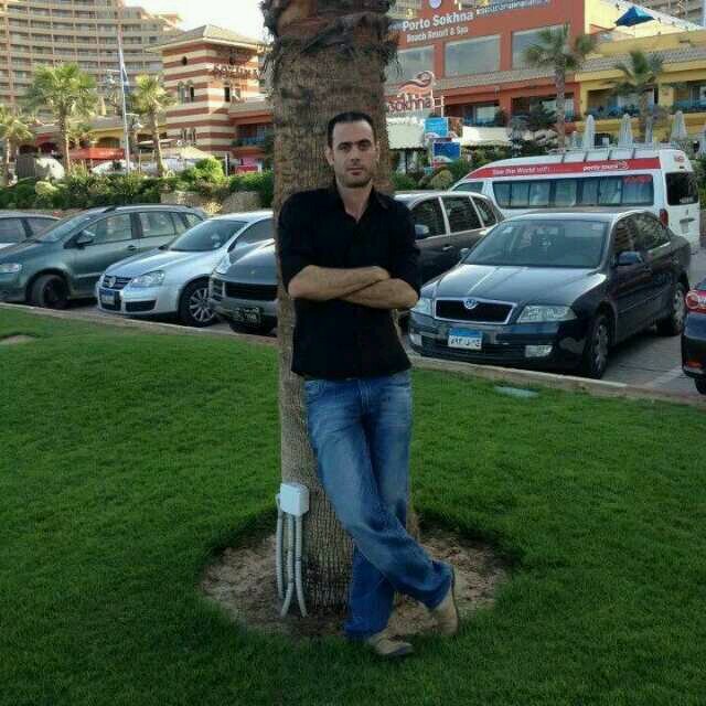 ‏‏قد نشتري كل شئ في الحياة إلا القلوب الصافية فهي تمنح نفسها بلا مقابل وإني أرى جمال الدنيا بتواصلي مع أصحاب تلك القلوب