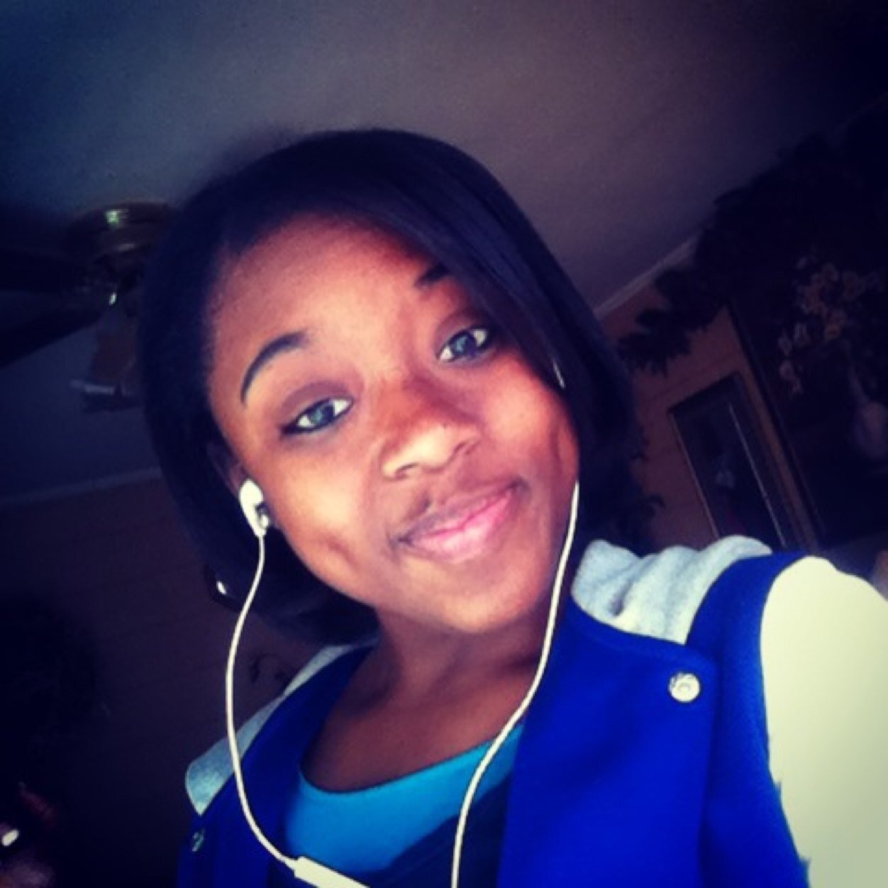 NO BiO NEEdEd...iM JUST A GIRl TRYNA MAKE iTx iNThiS WORLD...iAM WHO iAM.. NOThiNG MORE NOThiNG LESS...iM JUST MEH...!!!