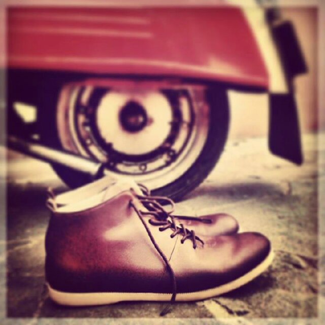 Jual sepatu cewek & cowok varian model, original handmade. Contact us. These shoes are handmade ❤ Trusted onlineshop Malang. Pin pin:25AC012C