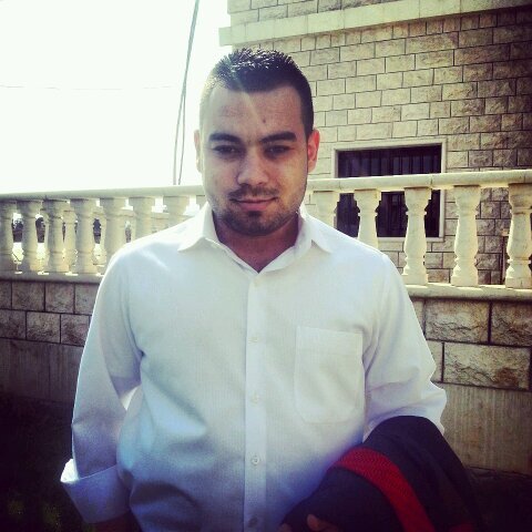 Hi I am Ali 33 years Old from Lebanon. I am a chemical Engineer and a chemistry teacher.