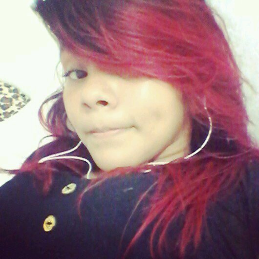 estou feliz, porem sem vc :'( ♡