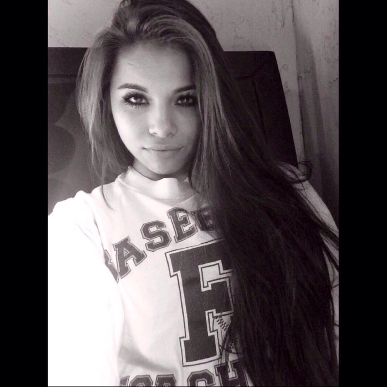 damnweirdos's profile picture. you aint no god damn princess.