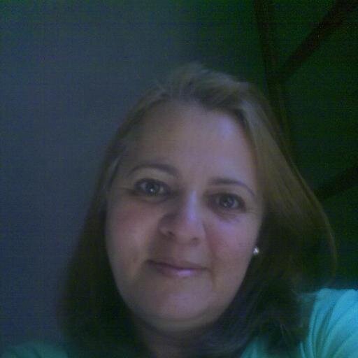 boa pessoa, amiga, divertida, carinhosa, linda, exigente,as vezes chata, etc