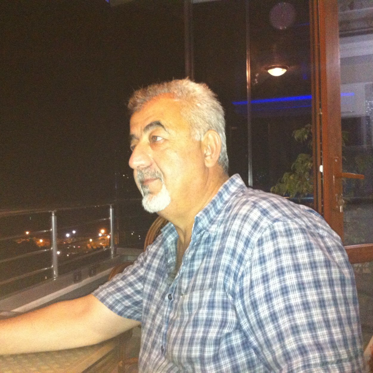 ulkenayparlak's profile picture. 