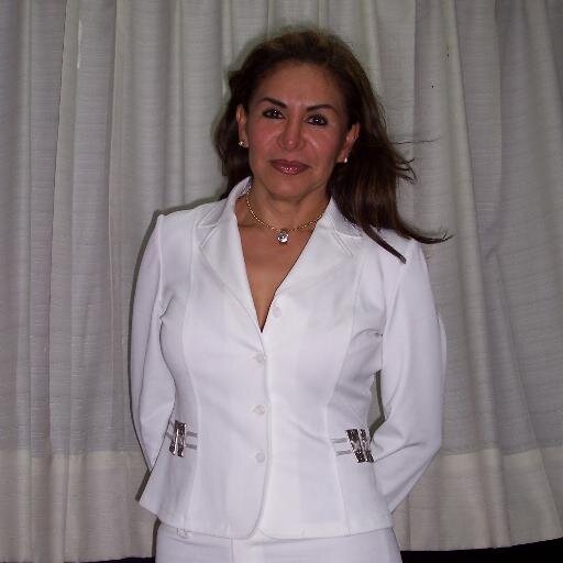 Egresada de la Escuela de Escritores de la Sociedad de Escritores Mexicanos (SOGEM)
