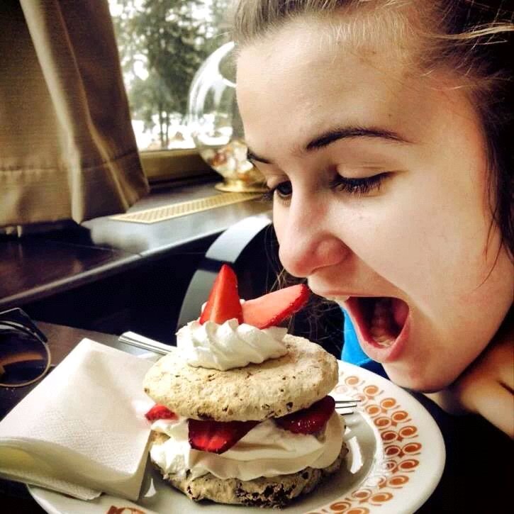 Hooligan , Mixer and Directioner :) love ice cream , popcorn and food;) take my food away and i'll kill you my dear friend ;)