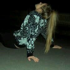 ‏‏‏‏‏‏احيانا نبكي ولانعلم مابك غير ان ....الحياه.... ارهفتك ومللت من كل شيء