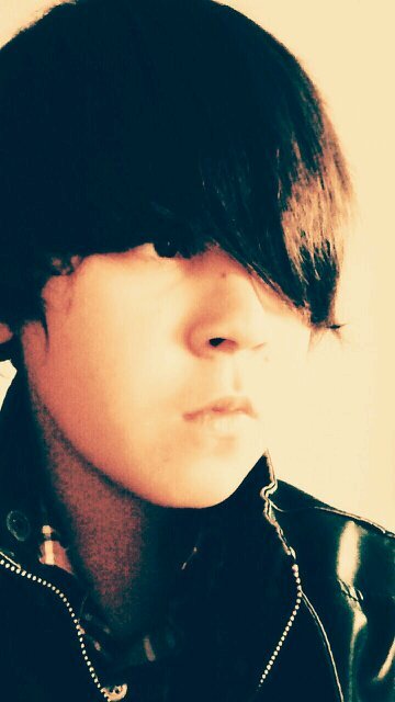 si te gustan mis tweets sigueme :3 amo el chocolate,el anime y no mucho más,aquí bordes no e.e venga saludos a todos people :3