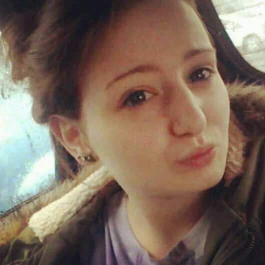 love watching hollyoaks,vallys,geordieshore .i have some serious obsession with charlie wernham