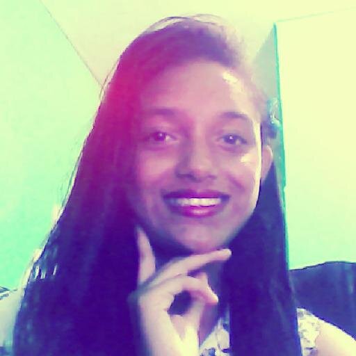 '' Sou alegre feliz super divertida, sou santista  ''
