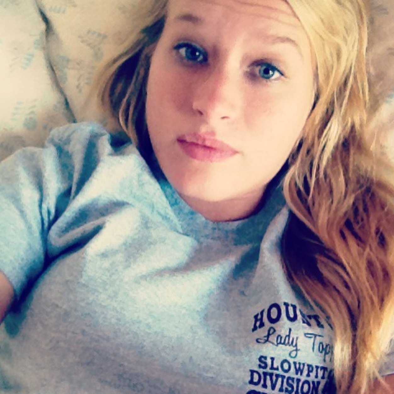 Softball #1 • Senior • Free boosie ! • Tha sipp • 18 yearsss old • Yall follow me •