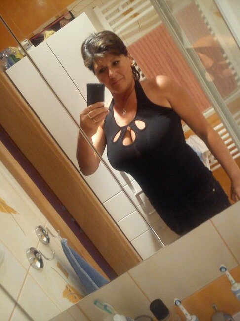 845da06a878a4c5's profile picture. 