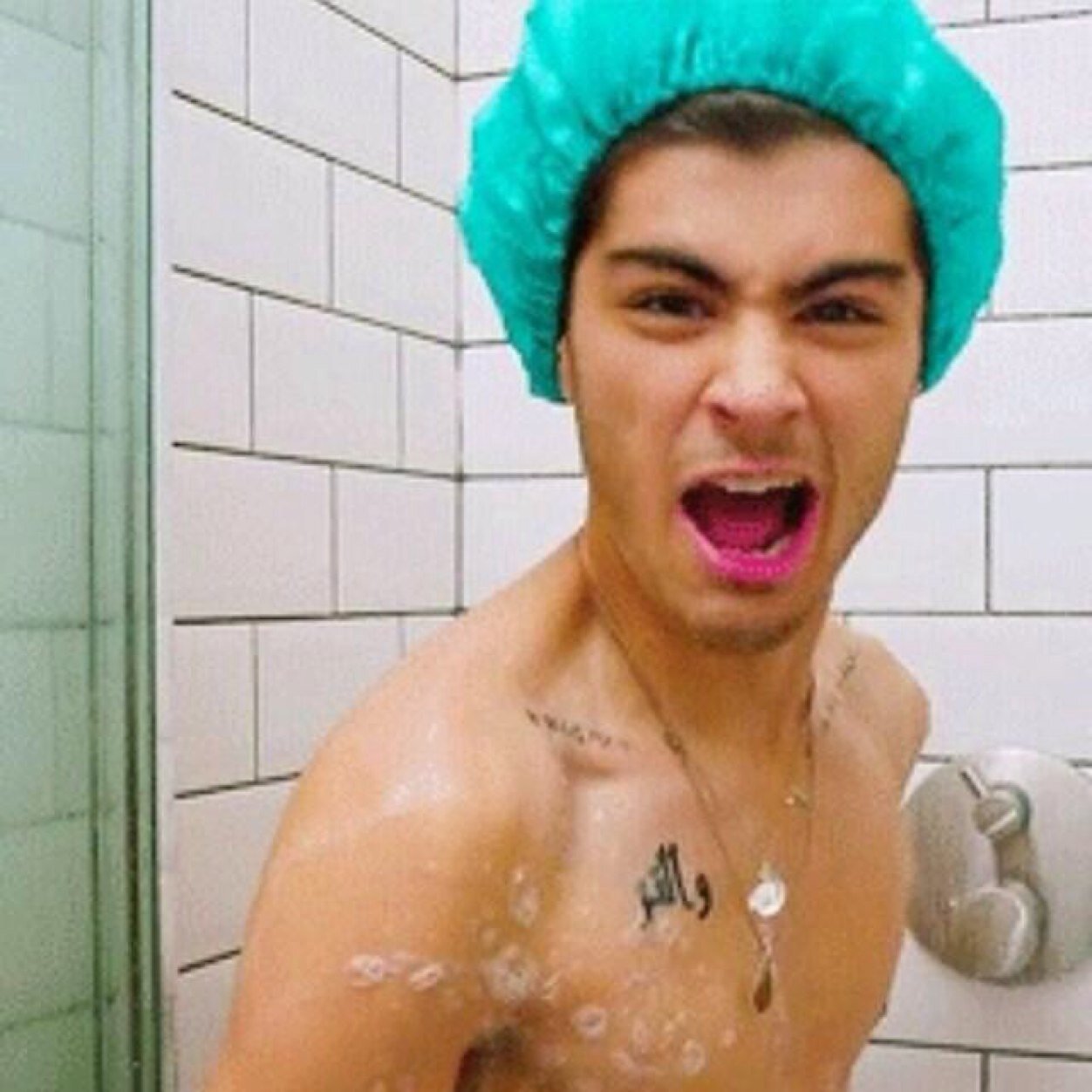 ask for a follow back on @raybanzouis