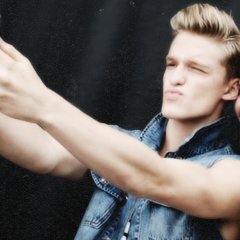 FrankieLopezHL's profile picture. I like Vagina and Penis