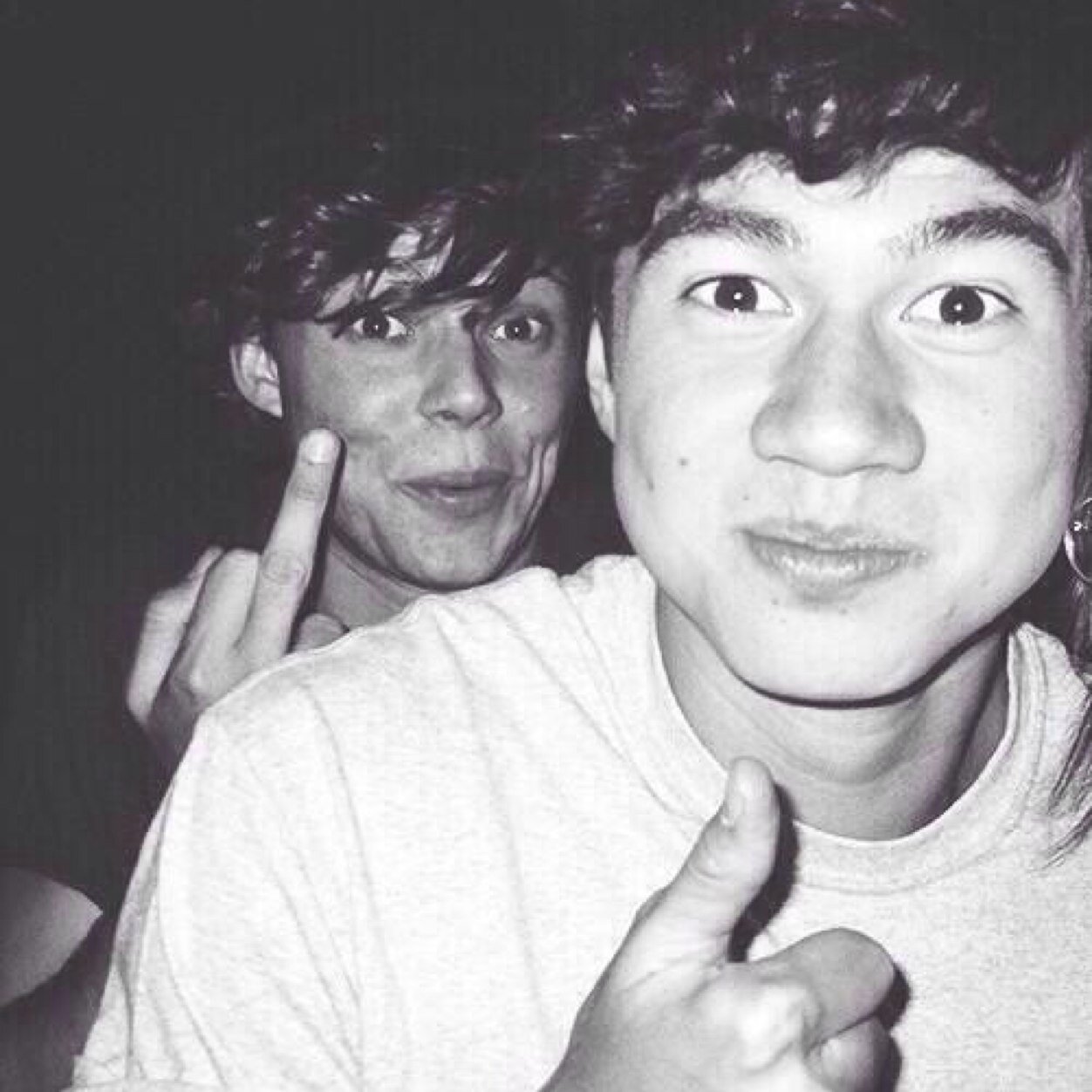 Hi darling, please follow @cornishclifford she follows back