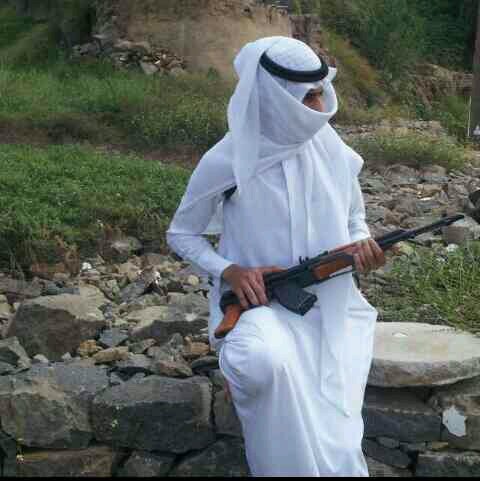 مبتسم رغم الجروح