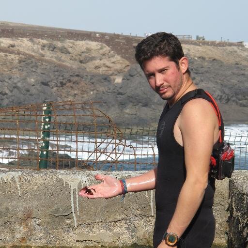biologo - ecologo marino, instructor de buceo, master en cultivos marinos, PhD en acuacultura multitrofica integrada