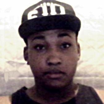Humildade não é se declarar pequeno. Humildade é reconhecer suas forças e suas fraquesas e perante isso buscar o seu melhor. sou da @hey_lautner ,nhac