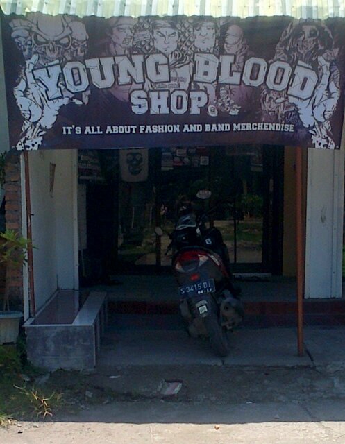 It's all about fashion and band merchandise- PIN 2A287B23- HP 085232111101- youngbloodmerch@yahoo.id