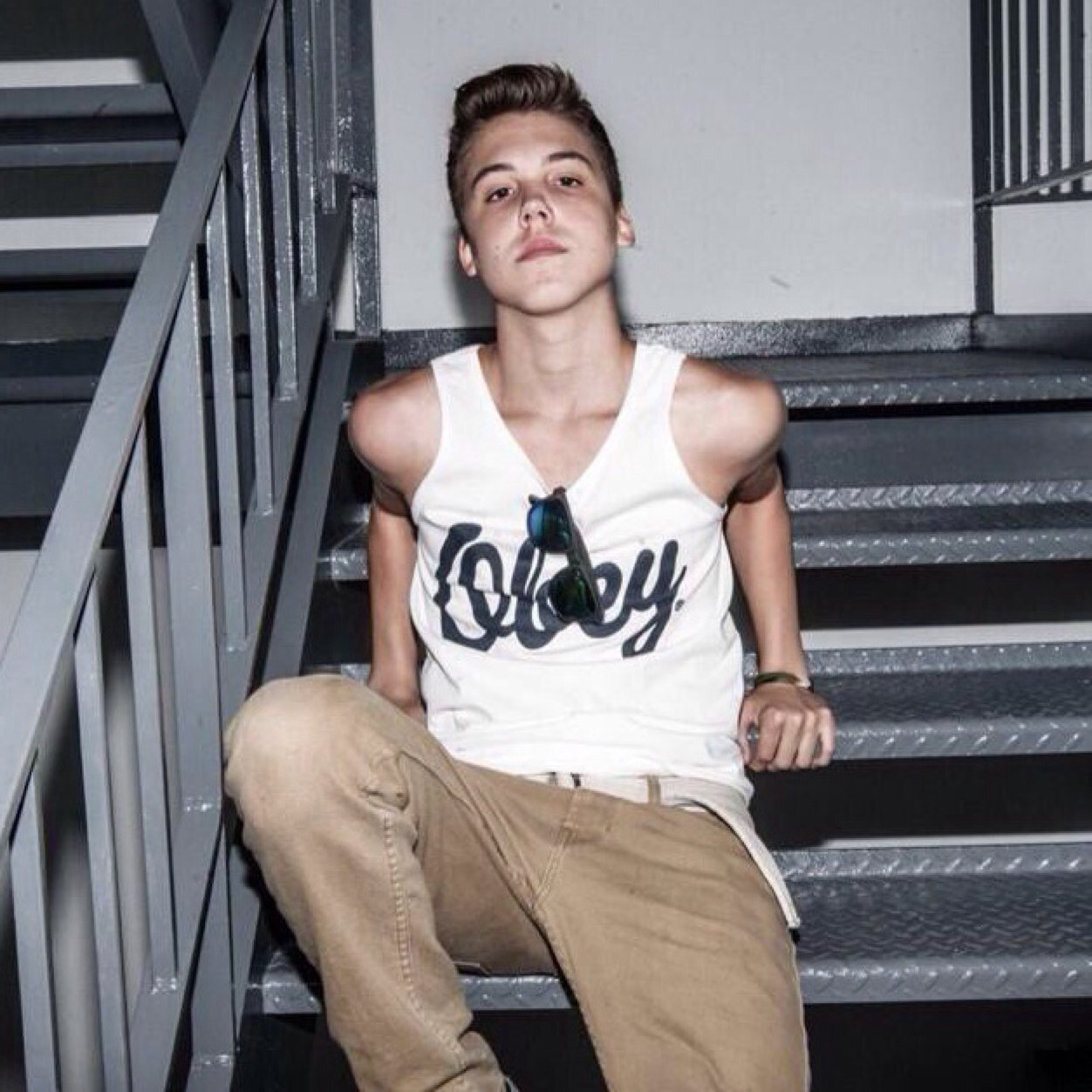 Live simply so others can simply live ♛ single