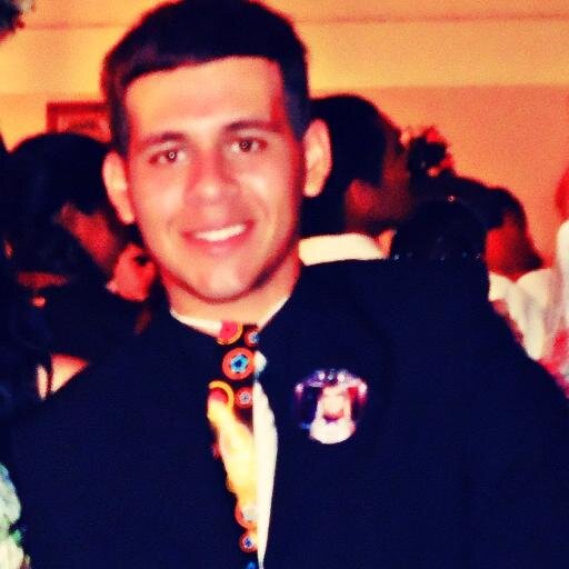 Cristão • Corretor de Imóveis • Eterno aprendiz... • Tudo posso naquele que me fortalece! • ♪♫ ...Sempre em frente,
Não temos tempo a perder... ♪♫