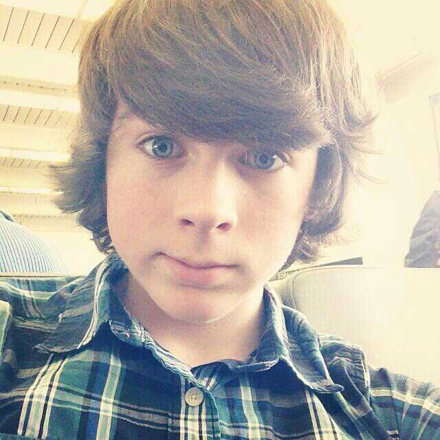 @TWSammy_Dixon gave me hope to survive. I will protect her no matter what! NOT CHANDLER RIGGS! sis is @LittleKenzieZ