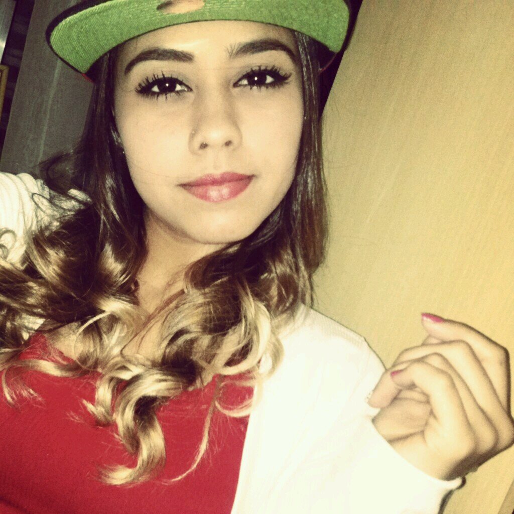 Dificil não é lutar por aquilo que se quer, e sim desistir daquilo que se mais ama.  ♫