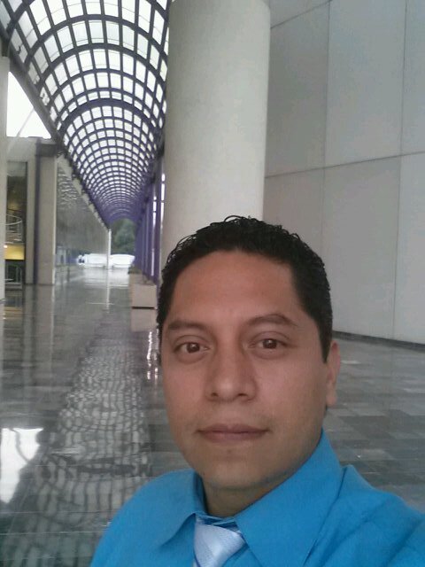 leoperezmejia's profile picture. CEO @genosmedica | Médico Genetista / Clinical Geneticist