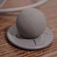 Hola soy la bolitaDelMouse Nací en los años 60 para divertir a la gente con su computadora. Pero en los últimos años me usaban solamente para pegarle a la gente