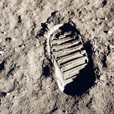 perezi27's profile picture. Chilango, puma de corazón, amante de la novela negra y de The Beatles & The Rolling Stones & Bob Dylan. Amo la cocina mediterránea, las tardes lluviosas.