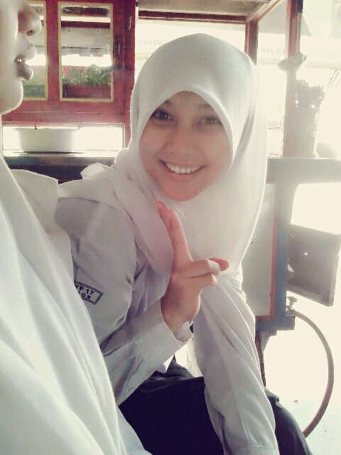 aku mencintaimu karna aku sayang kamu :*