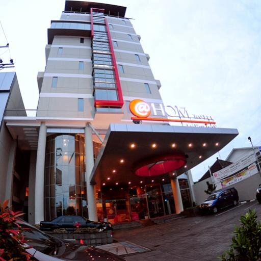 Jl Pandanaran 119 ☆ P: 024-8644900 ☆ F: 024-86449119 ☆ rsv_semarang@hom-hotels.com ☆ Channel C003CC176