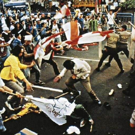Tragedi1998's profile picture. Sejarah harus di UNGKAP! Sejarah harus di BONGKAR! Ini FAKTA TRAGEDI MEI 1998