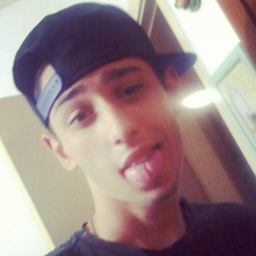 Libriano, 18 anos, tecnologia da informação.