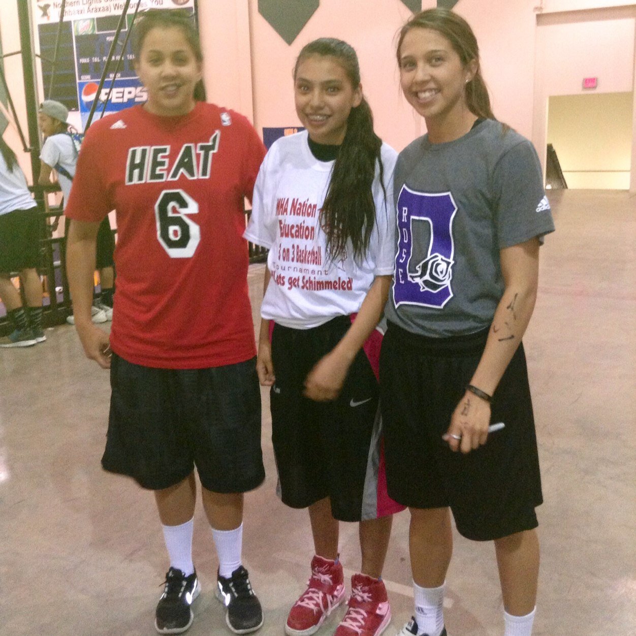Huge Schimmel fan! ✌️ I follow back! :) Love Basketball. Samantha Rayette Youngman. Montana. 14. Wierd. Folloow for Foollloww. :)