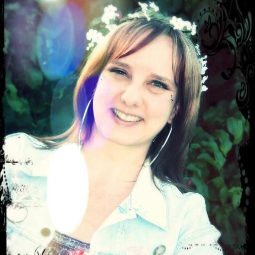 Marketer & Graphic Designer - giving your marketing message muscle! Child of God. Dreamer. Reader. Friend. Sister. Daughter.