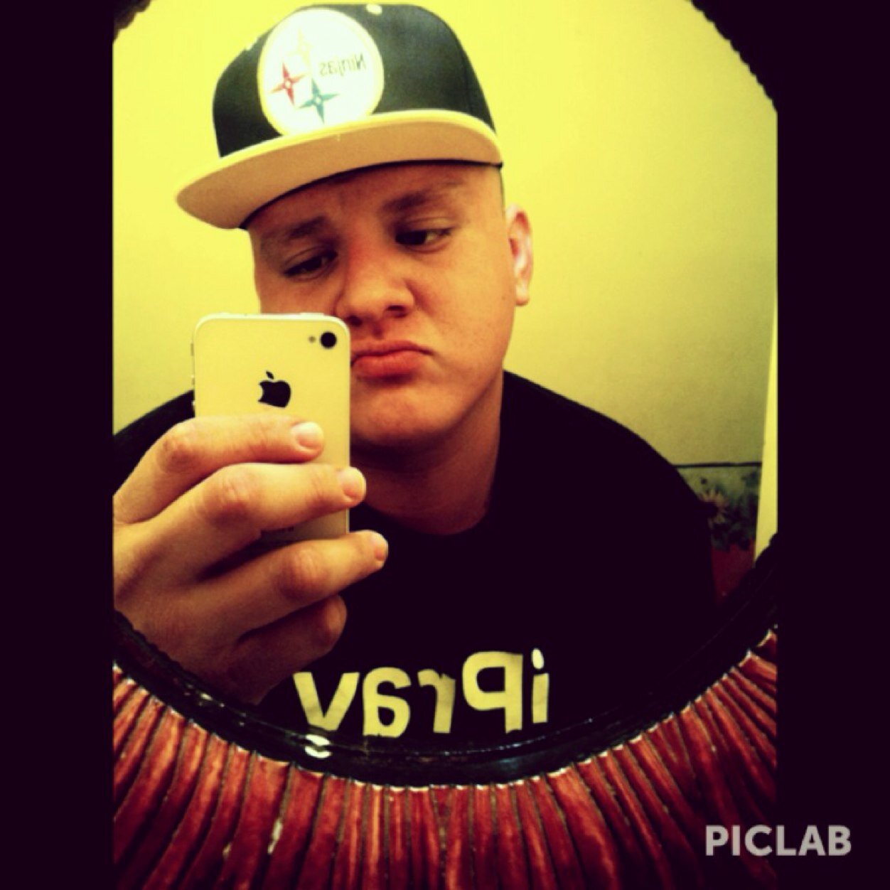 cantante y compositor en BLUE MUSIC INC.
exponente del genero urbano