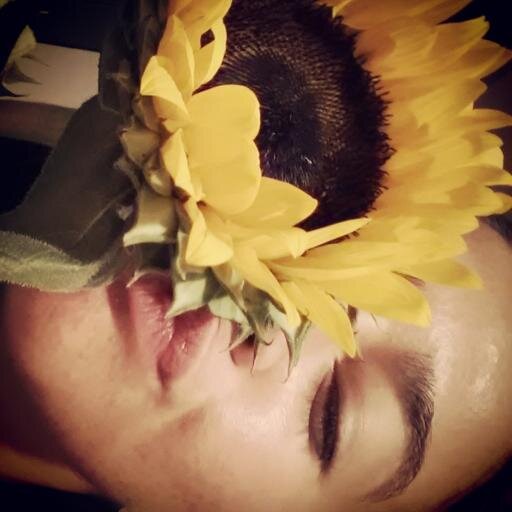 da_lalu's profile picture. artist, health freak, runner, lover of the sun and flowers