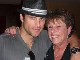 Travel Agent & loves to travel. Watch GH and DAYS Greg Vaughan my favorite forever!!