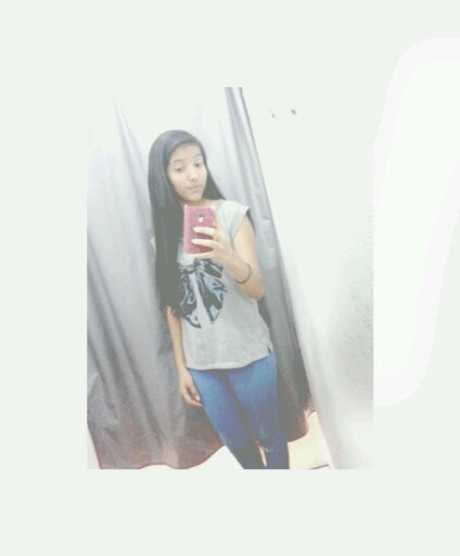 _scarlyL's profile picture. 17.