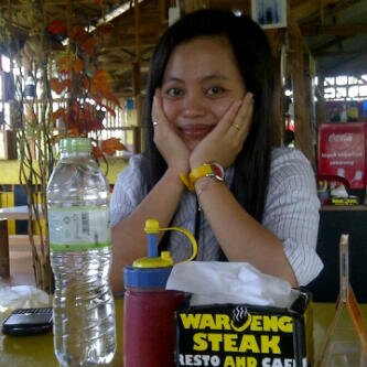 harini27's profile picture. Begini adanya..!!