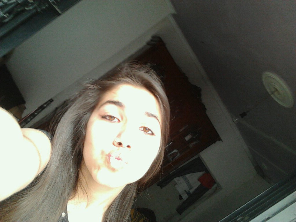 siienpre habraa 1 fexaa 1 palabra 1 miirada 1 pelicula 1 cansiion 1 momento y 1 sonnrriisa quee mee recuuerda aa tii 