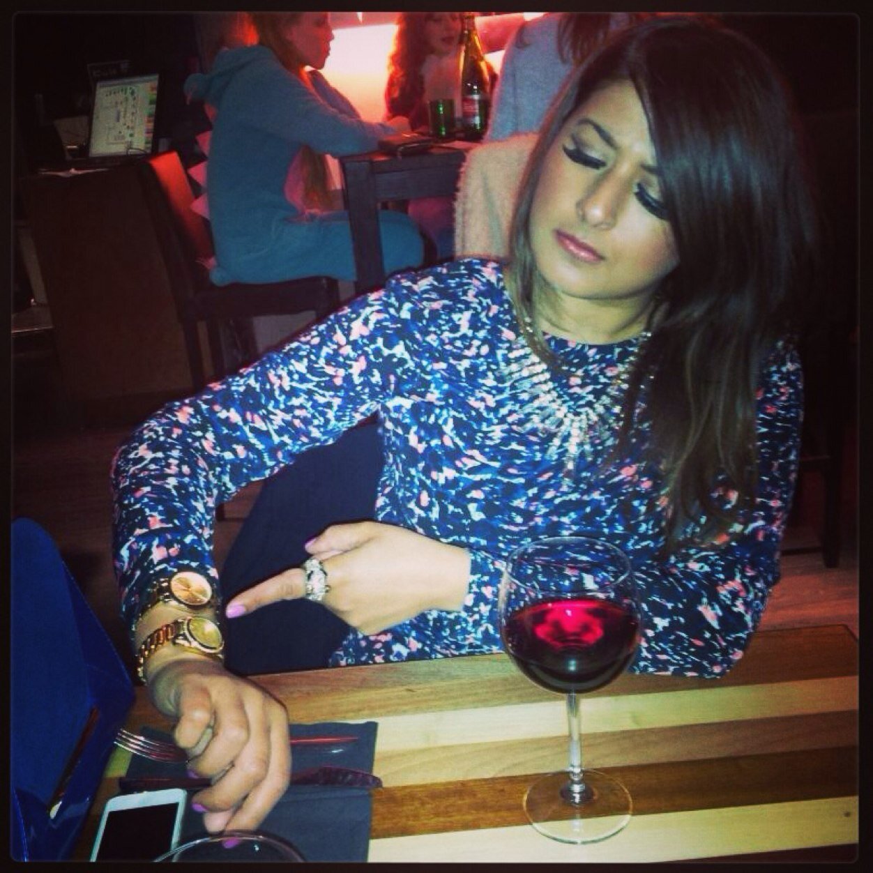 Loves being a drama queen :)