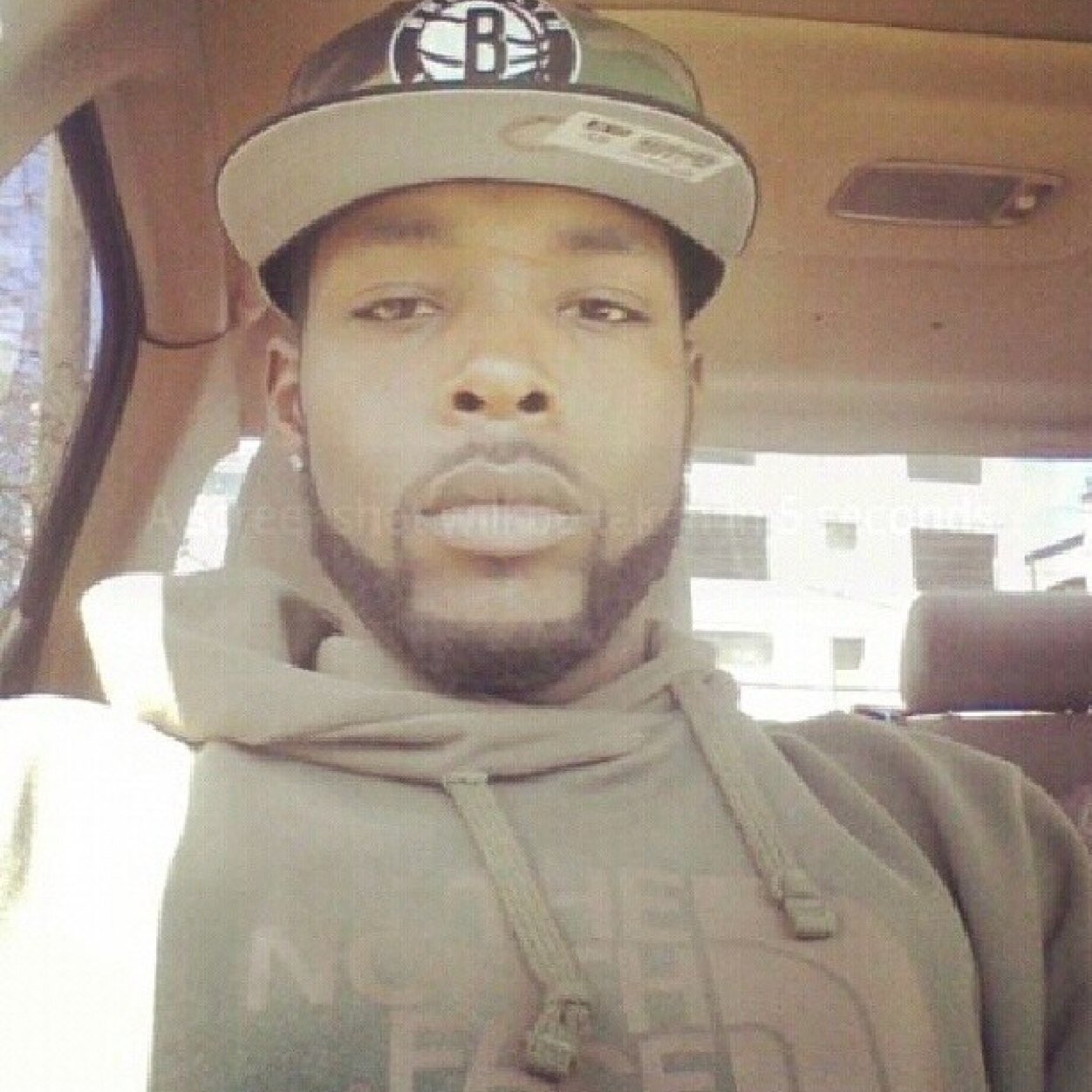 Im old enough to kno betta, young enough to not give a  INSTAGRAM: _Th0t._.Me55iah