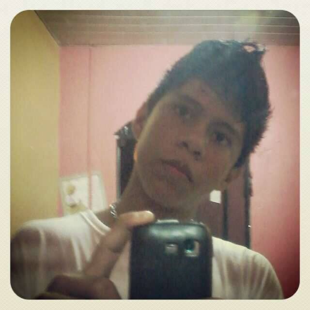 Tô tirando férias, dando um tempo disso, chega de amar, chega de me doar, chega de me doer.