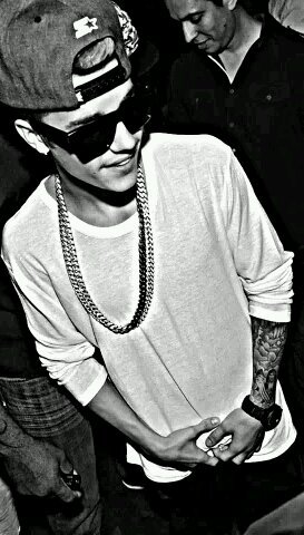 Proud Boybelieber from Germany! I love you justin.  Let's make the World better. ♛