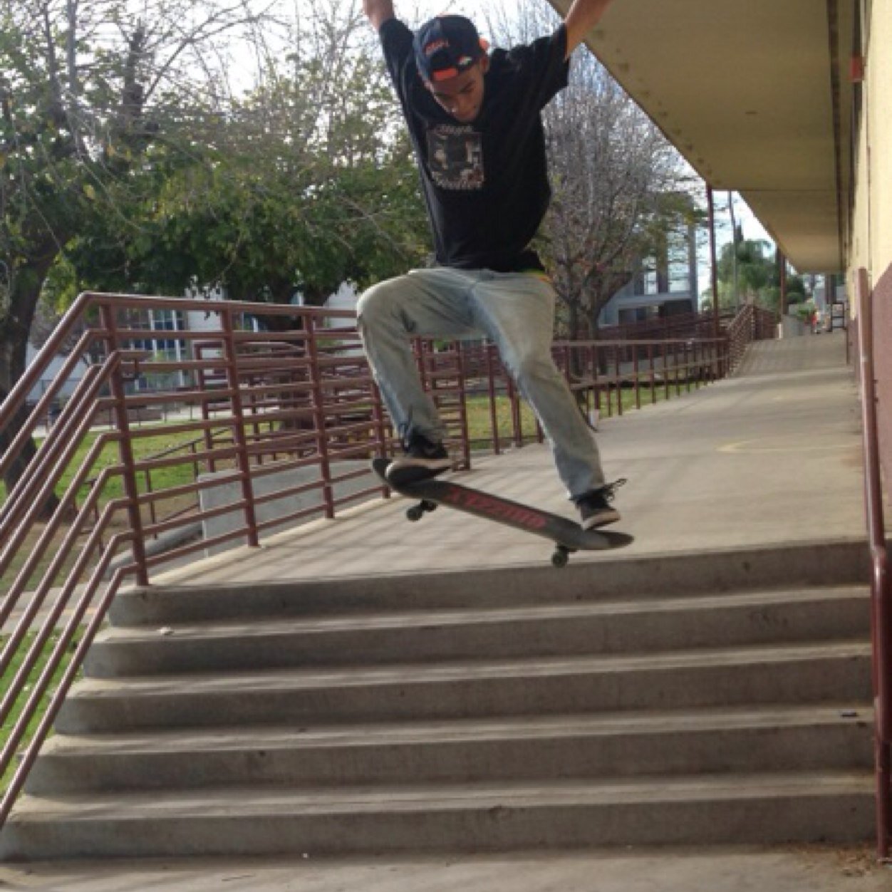 HubDove's profile picture. Im bout that sk8 life. Im black lol live in hollywood abd love white girls