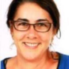 Profesora técnica de formación profesional en la especialidad de administrativo. Trabajo en en el CIP Donapea de Pamplona desde el año 1983.